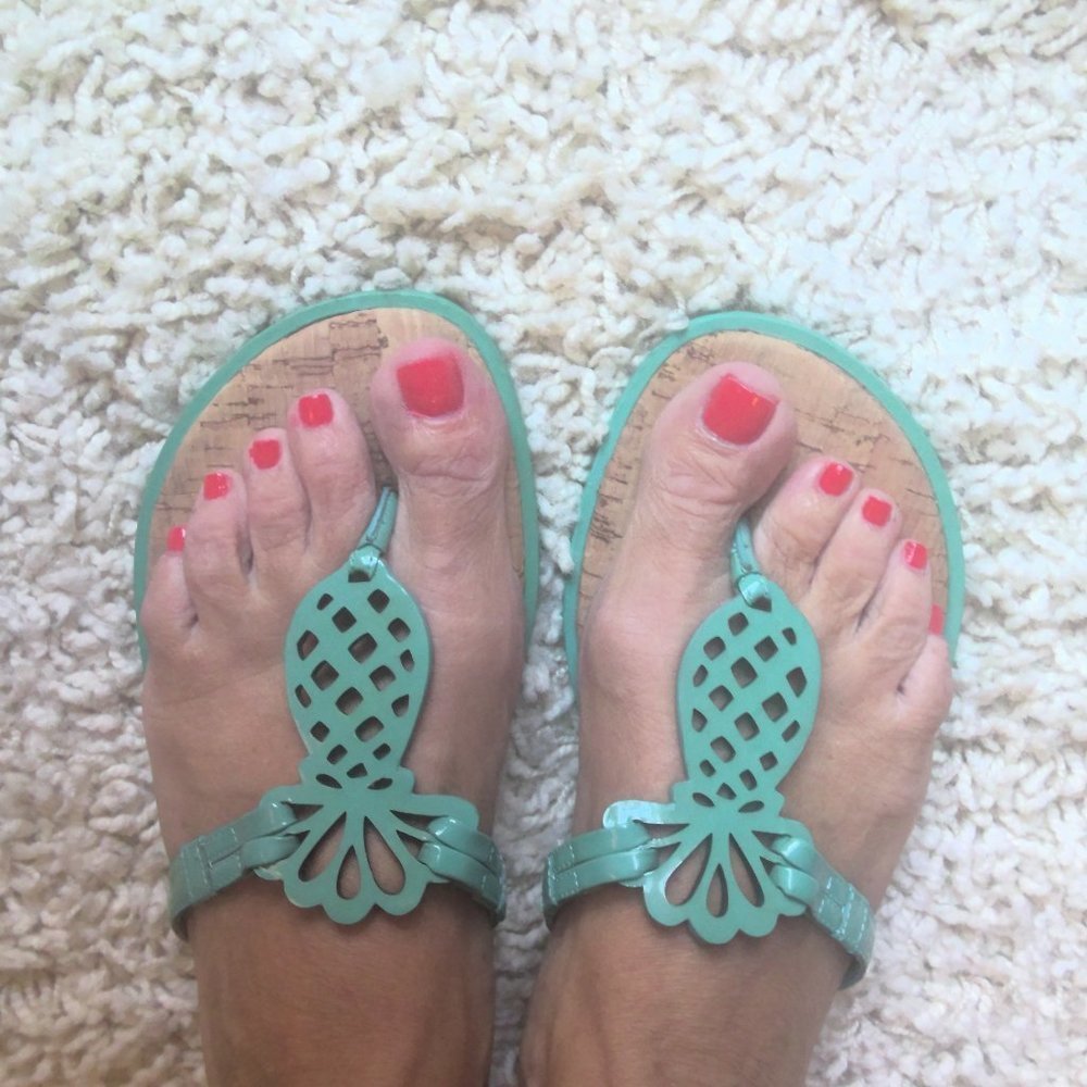 Tommy Bahama teal cork flip flops